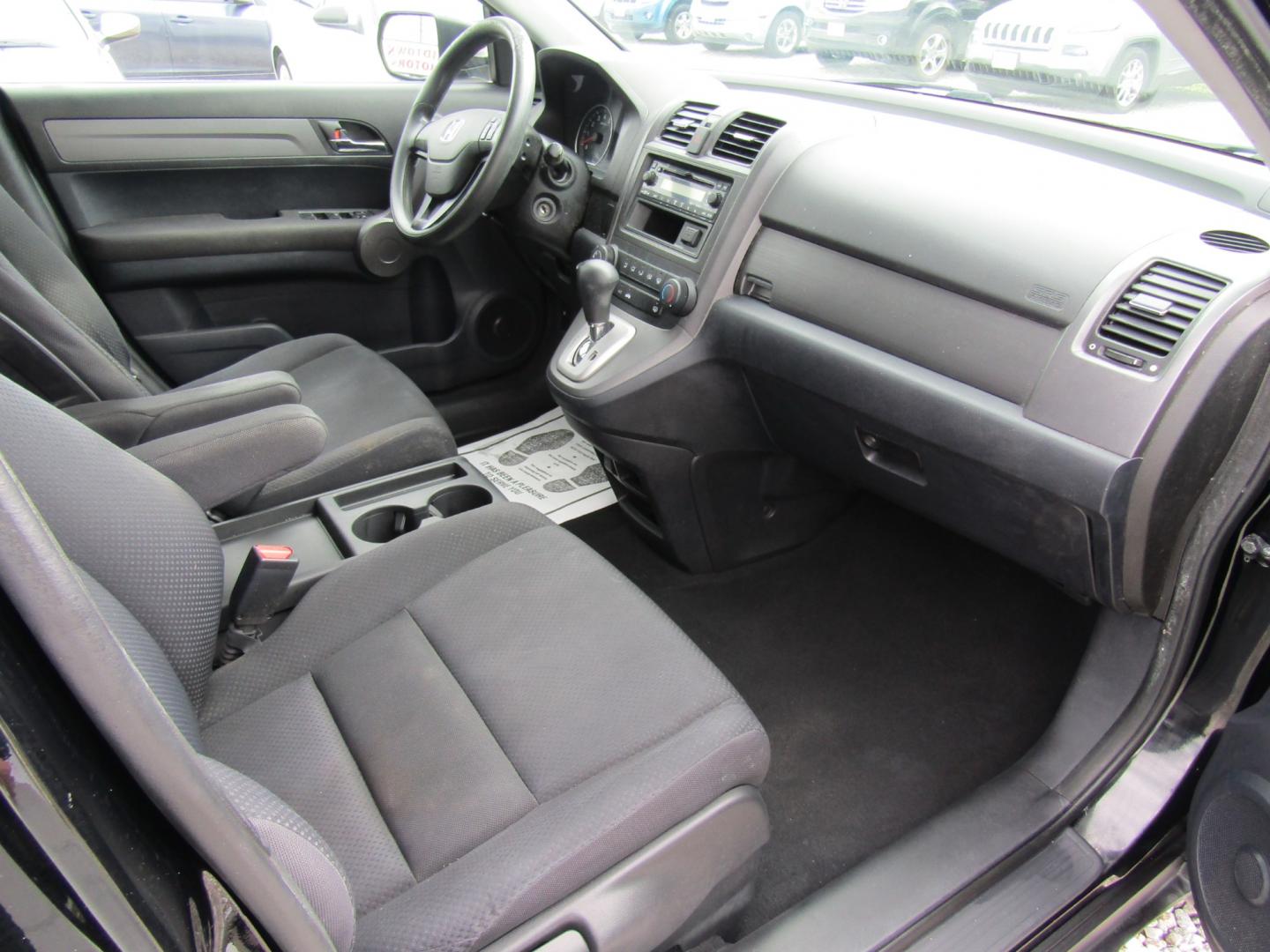 2009 Black Honda CR-V LX 2WD 5-Speed AT (3CZRE383X9G) with an 2.4L L4 DOHC 16V engine, Automatic transmission, located at 15016 S Hwy 231, Midland City, AL, 36350, (334) 983-3001, 31.306210, -85.495277 - Photo#9